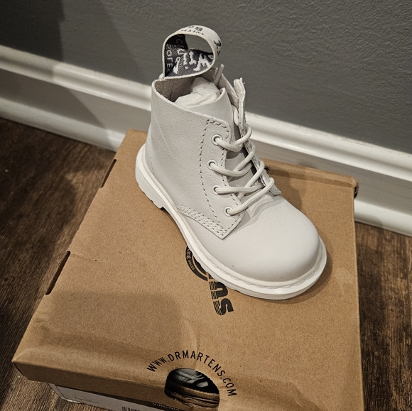 Infant girl shoes - Picture 2 of 16